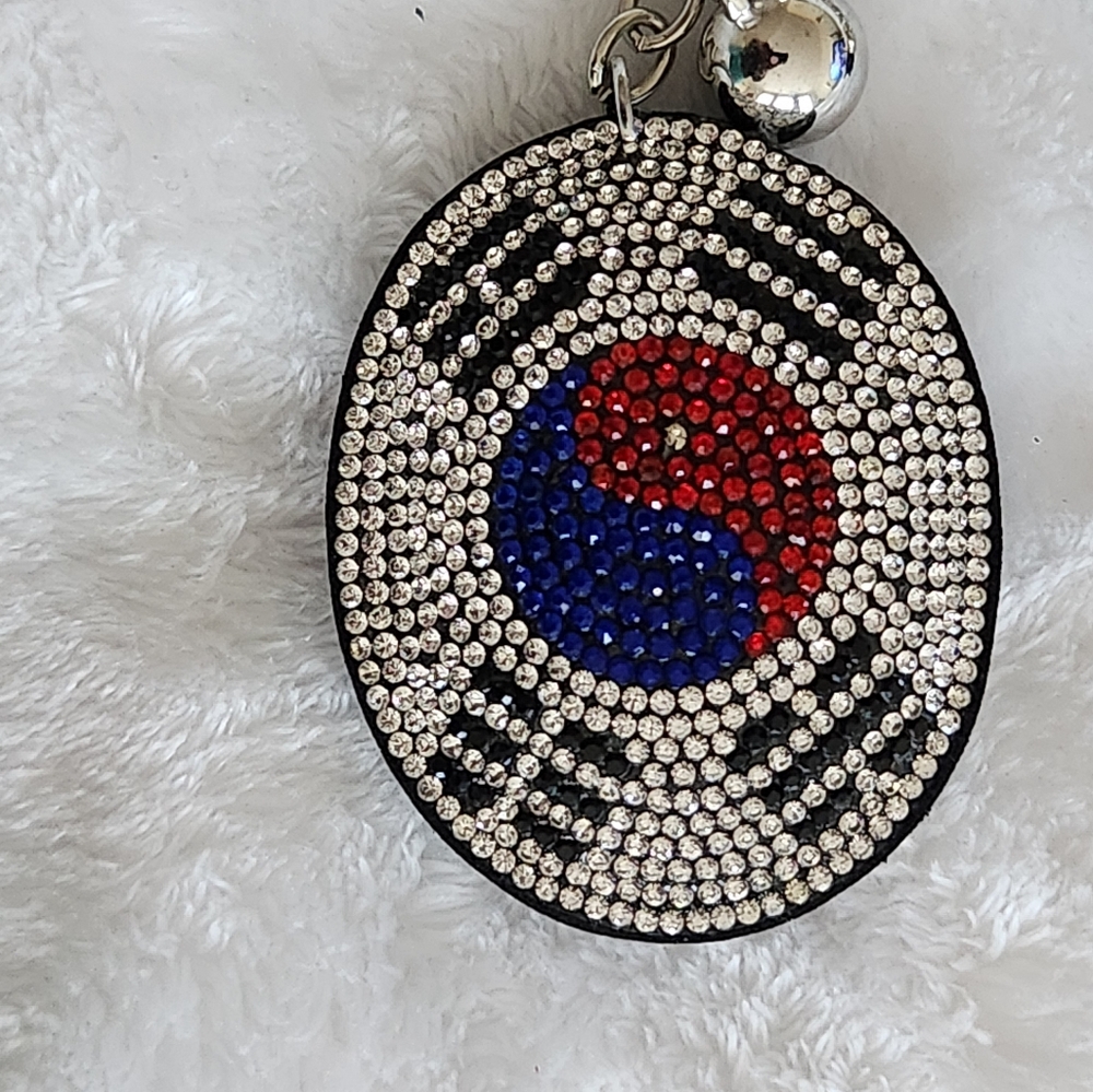 South Korea Flag Elegant Rhinestone Keychain Bag Charm - Picture 3 of 5
